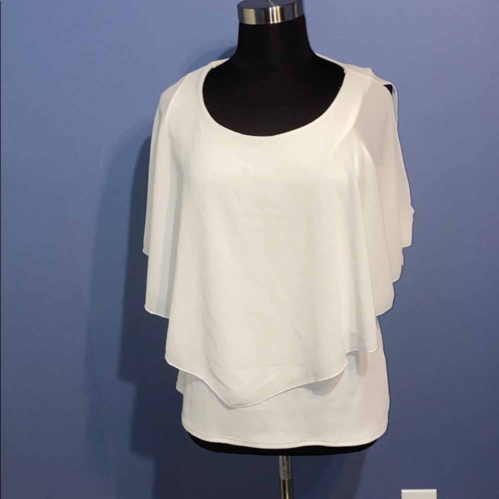 🤍✨Torrid White Blouse sheer over stretchy under layer 🤍✨